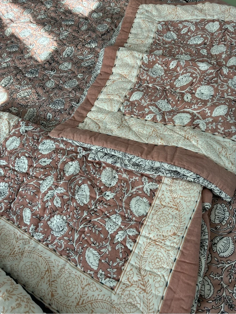 Rachel Zoe Block Print Quilt Set Queen 100% Cotton Floral Mauve Black Reversible